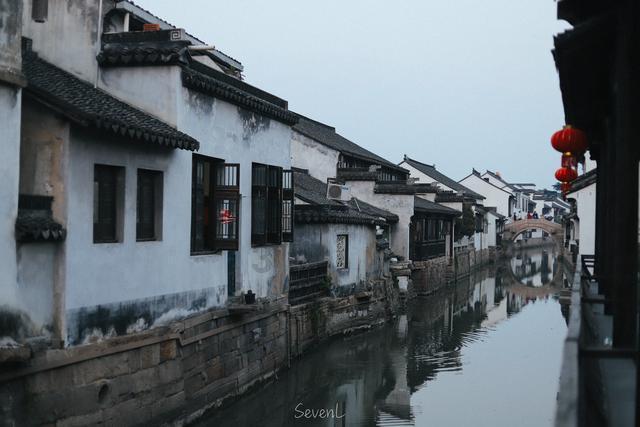 西蒙斯复出首秀准三双!三个月的休整竟然使他变得更强?